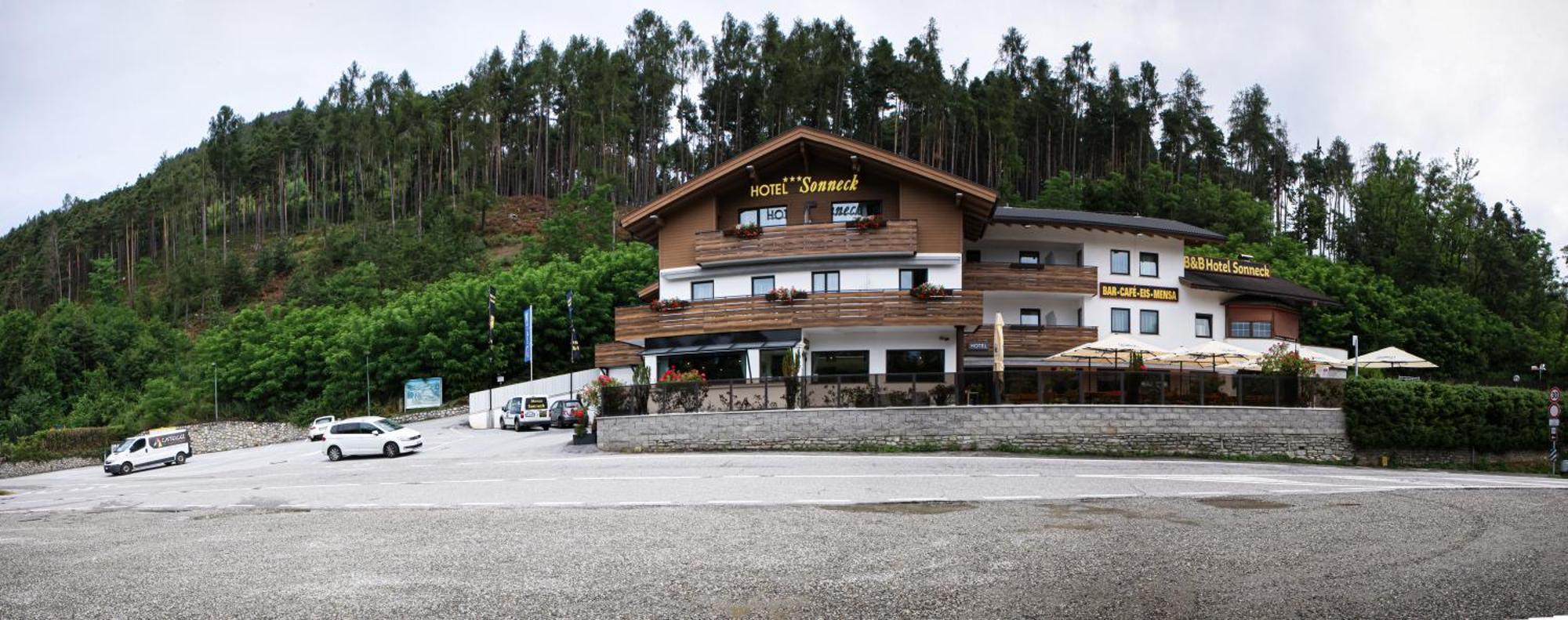 B&B Hotel Sonneck Natz-Schabs Buitenkant foto
